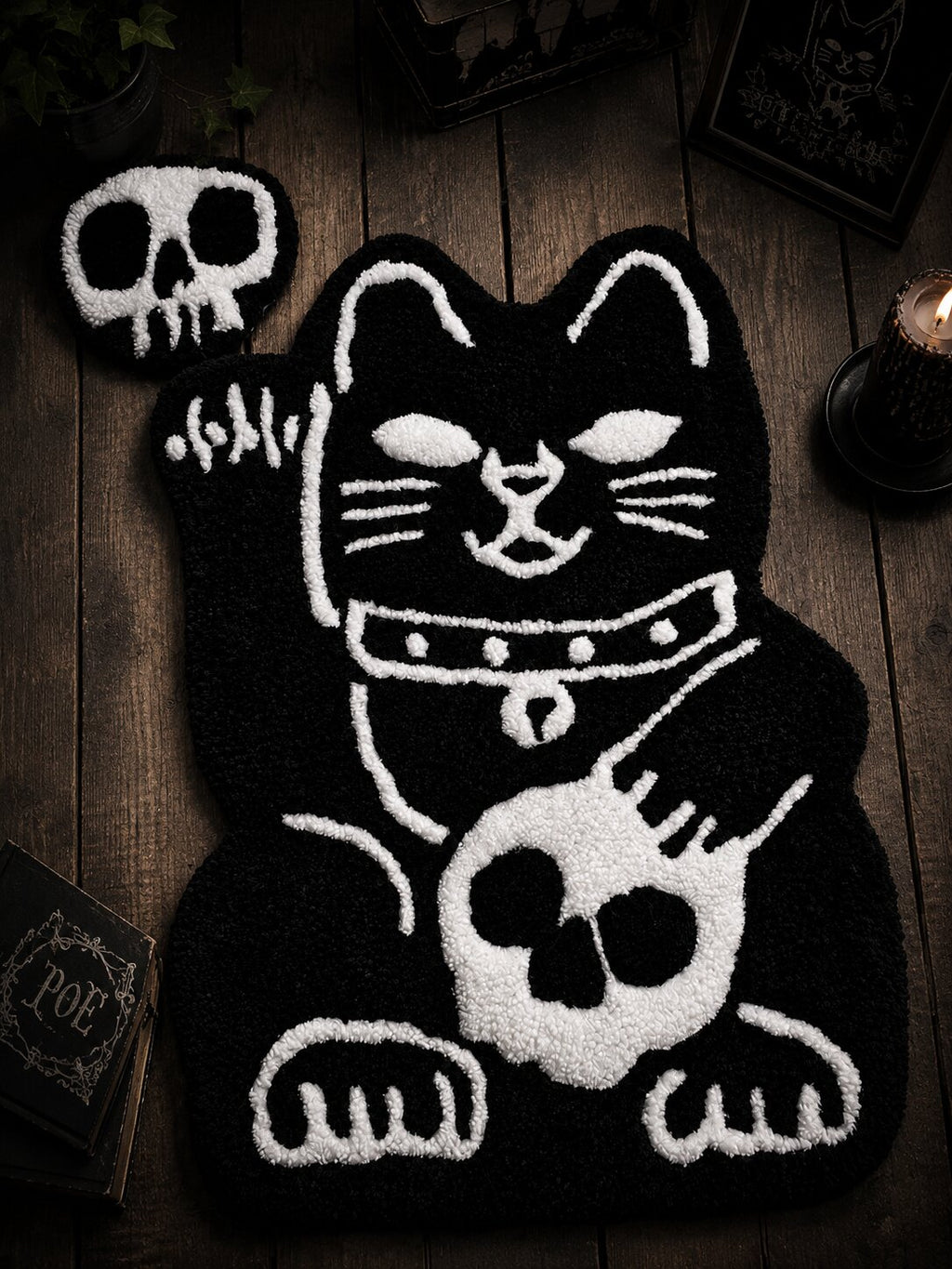 Gothic Lucky Cat tuftovaný koberec + mini lebka