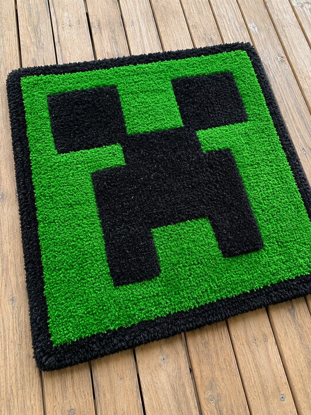 Minecraft Creeper – ručně tuftovaný kobereček