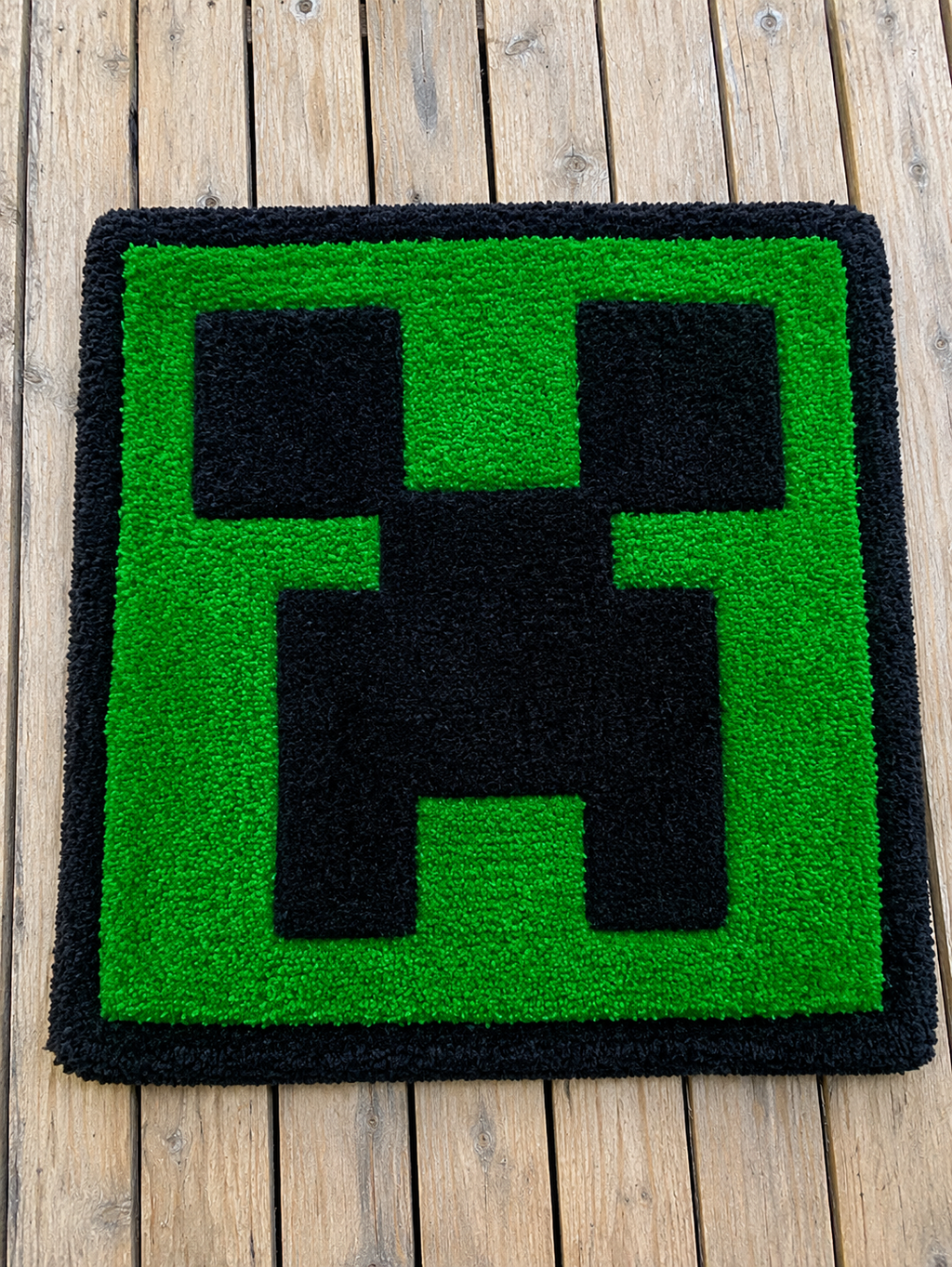 Minecraft Creeper – ručně tuftovaný kobereček