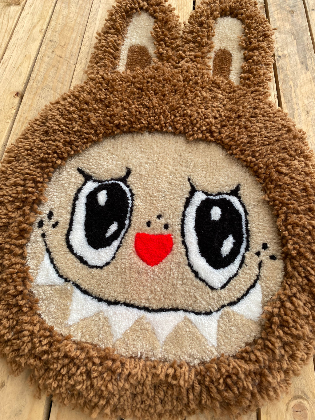 Monster Bunny – ručně tuftovaný kobereček