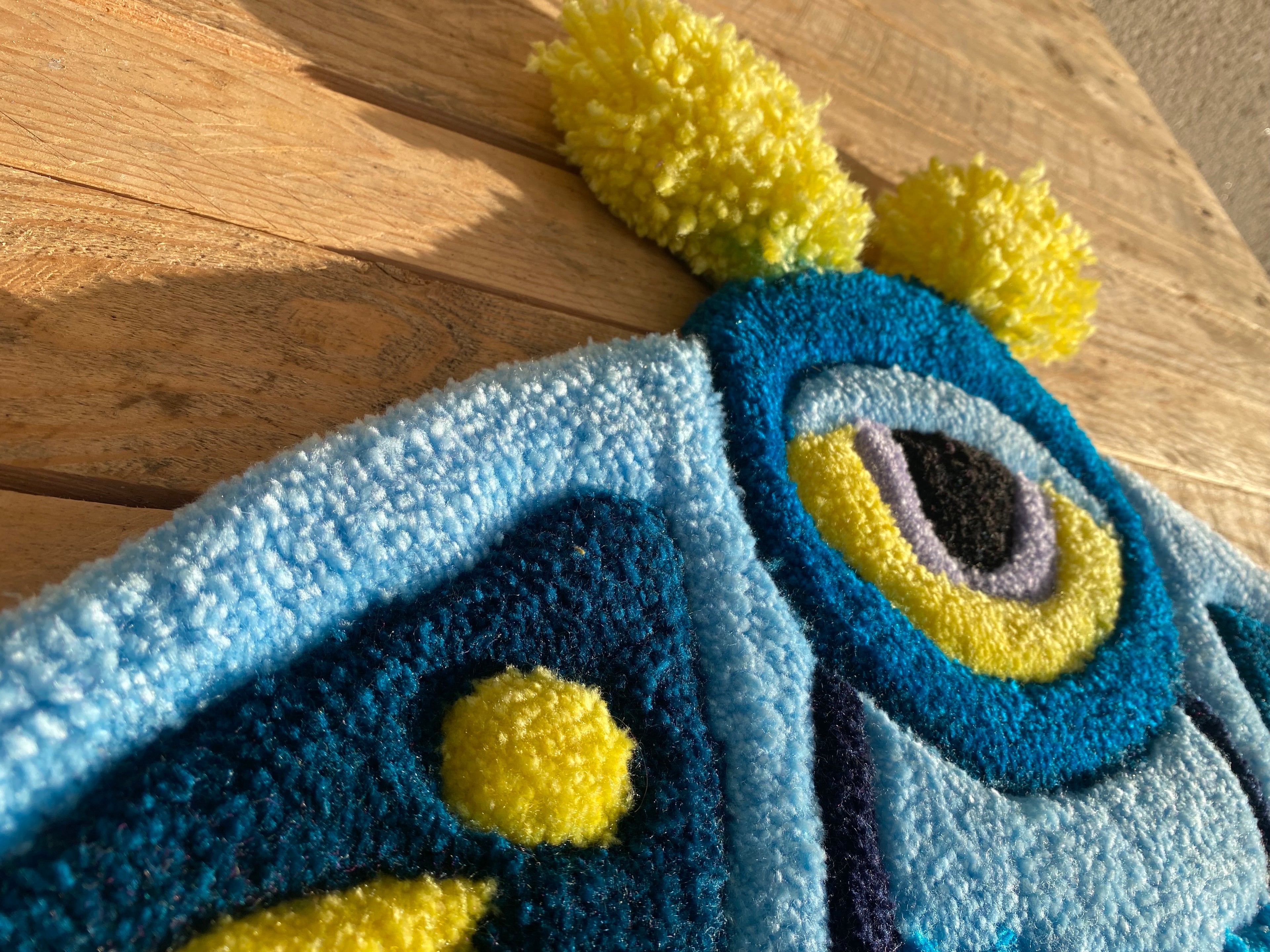Moon Moth – ručně tuftovaný kobereček